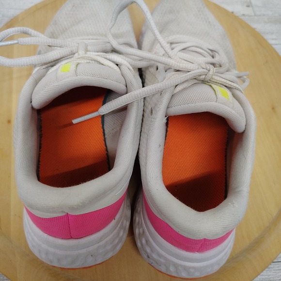 Nike Revolution 5 Running Shoes Athletic Comfort BQ3207-007 White Women Size 7.5 - Picture 10 of 17